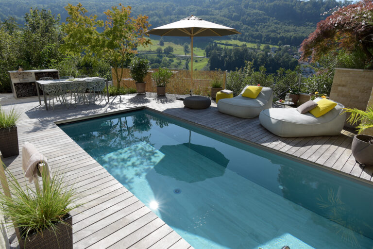 Pool mit Sitzplatz