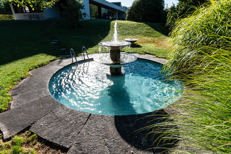 Moderne Technik für Schwimmbrunnen