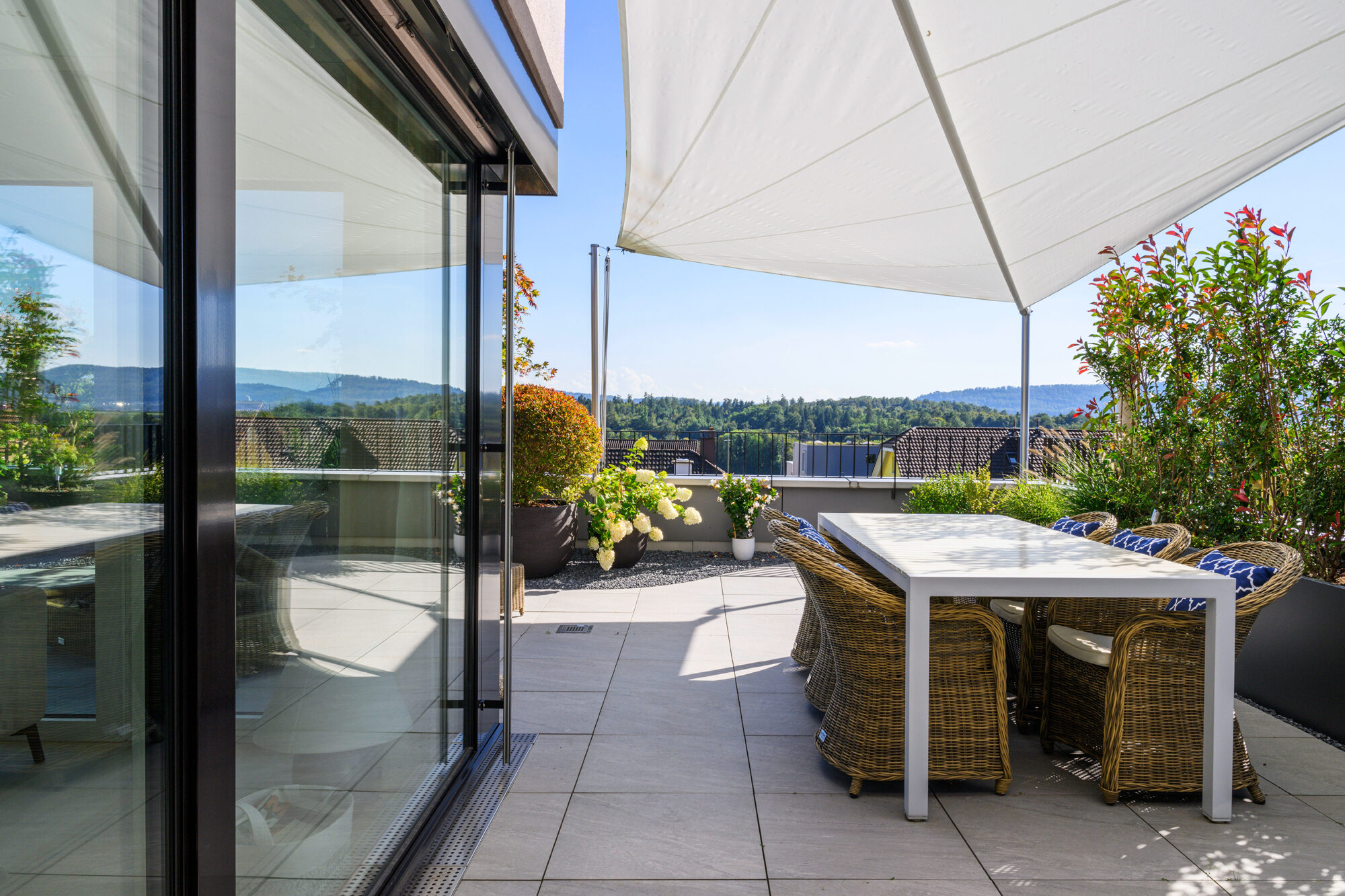 Terrasse mit Aufbewahrungsmöglichkeiten
